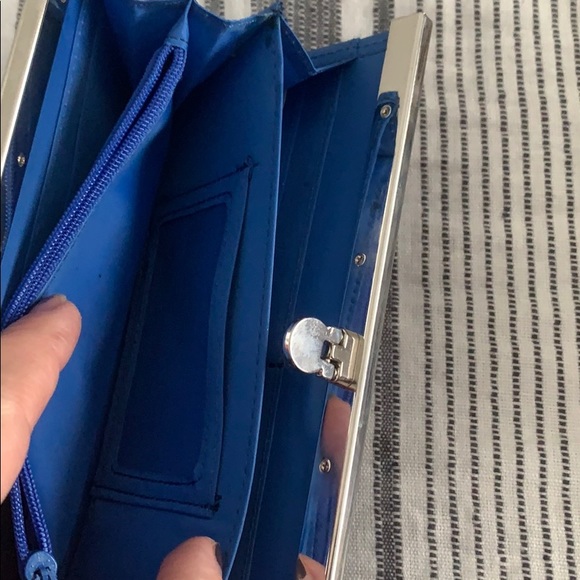 Clutch with Magnet Closure - NWOT - Picture 5 of 7